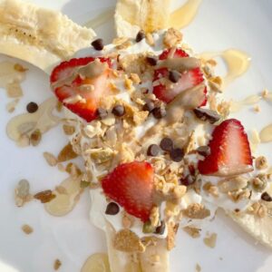 Inno-Foods-Granola-with-banana-and-strawberry-1024x1024